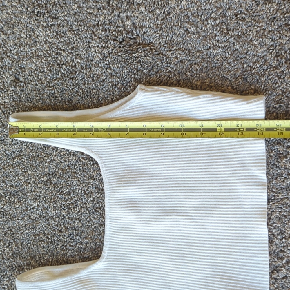 House Of Harlow 1960 Crop Top - Picture 3 of 6